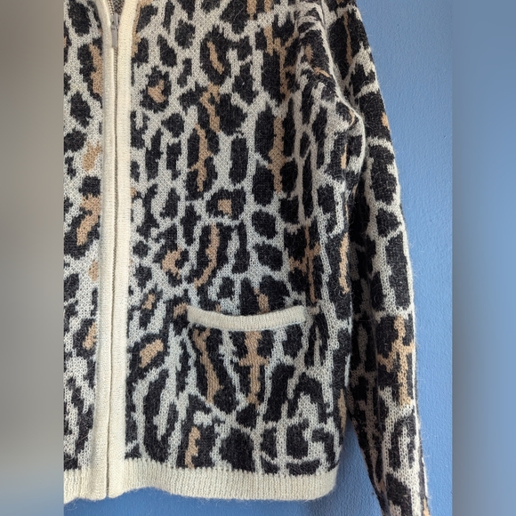 JOIE Medium M Cream Black Leopard Print Wool Mohair Full Zip Sweater Ani… - Picture 5 of 7